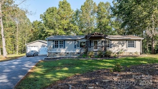 5450 Pembrooke Dr, Granite Falls, NC 28630