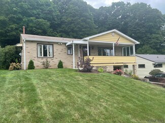 1902 Eugene St, Johnstown, PA 15904