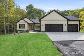 11020 Hidden Pond Dr NE, Rockford, MI 49341