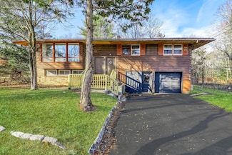 3 Camp Hill Rd, Pomona, NY 10970