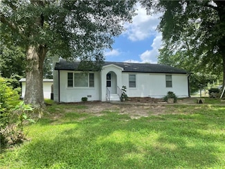 2766 Bart Johnson Rd, Buford, GA 30519