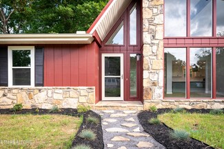 1126 Smokyview Dr, Sevierville, TN 37862