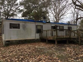 2721 Ridgefield Rd, Mathews, VA 23109