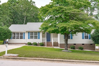 700 Mossburn Ct, Fuquay Varina, NC 27526