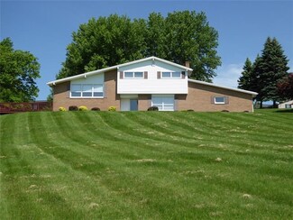 131 Wendy Dr, Uniontown, PA 15401