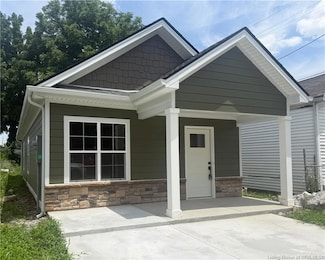 330 E 16th St, New Albany, IN 47150