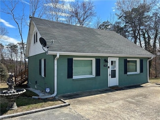 296 N Franklin Rd, Mount Airy, NC 27030