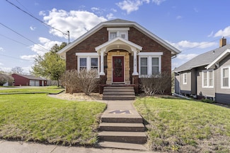 219 W 11th St, Muscatine, IA 52761