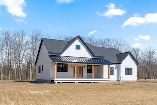 615 Clough Hill Rd, Loudon, NH 03307