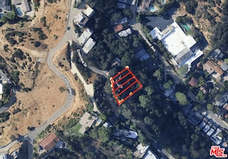 9043 W Crescent Dr, Los Angeles, CA 90046