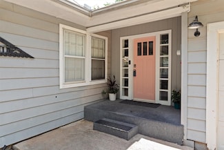 414 W Doyle St, Granbury, TX 76048