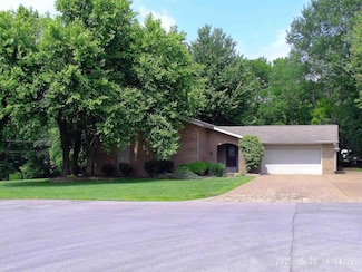7716 Huckleberry Ln, Evansville, IN 47712
