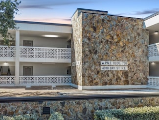 4910 Bay St NE Unit 105, Saint Petersburg, FL 33703