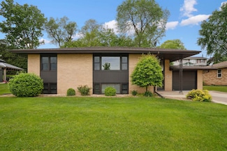 1791 Avalon Rd, Dubuque, IA 52001