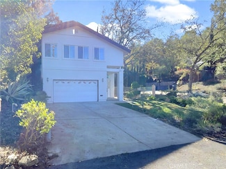 272 Manzanita Ln, Thousand Oaks, CA 91361