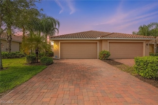 1886 Alameda Dr, Naples, FL 34120