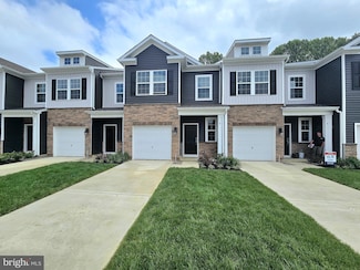 8 Whaler Dr, Runnemede, NJ 08078