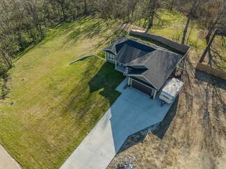 933 Holman Rd, Moberly, MO 65270