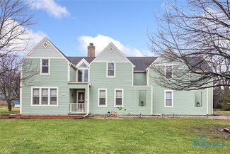 1509 Cedar Ln, Bowling Green, OH 43402