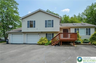 1214 Shadblow Rd, Pocono Summit, PA 18346
