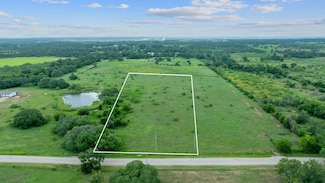 1381 Watterson Rd, Red Rock, TX 78662