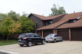 10 Creekside Cir Unit C, Elgin, IL 60123