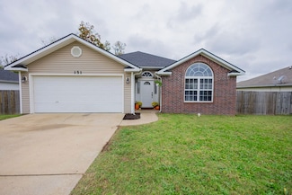 151 Elizabeth Dr, Huntsville, AR 72740