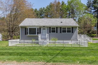 14 Orchard Rd, Wells, ME 04090
