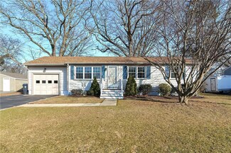 104 Reynolds Ave, Warwick, RI 02889