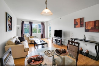 4 Constellation Place Unit 405, Jersey City, NJ 07305