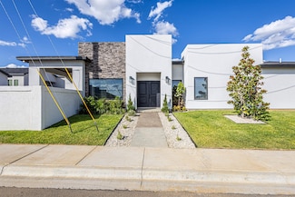 3702 Yoyis St, Laredo, TX 78046