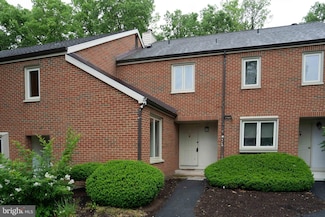 24 Beechtree Ln, Mountville, PA 17554