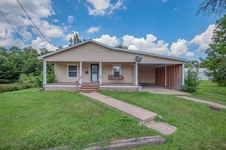 402 Smith St, Paris, MO 65275