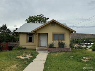 204 S Antwine Ave, Tonasket, WA 98855