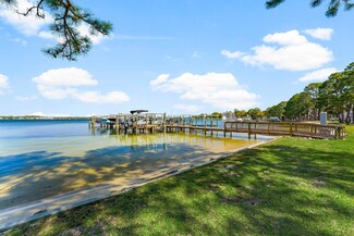 209 Shalimar Dr, Shalimar, FL 32579