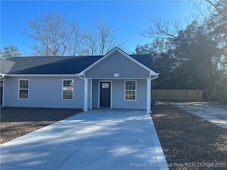 412 E 7th Ave, Raeford, NC 28376