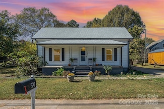 30 Selma Dr, Mooresville, NC 28115