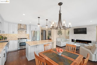 2400 Pine Knoll Dr Unit 12, Walnut Creek, CA 94595