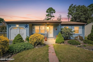 1 Chelsea Dr, Whiting, NJ 08759