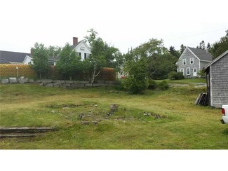 16 Greenhead Rd, Stonington, ME 04681