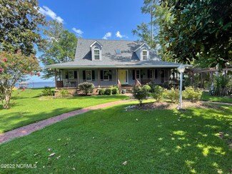 1141 Hardison Lee Farm Rd, Arapahoe, NC 28510
