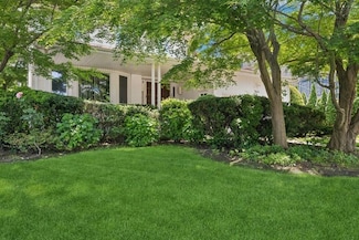 764 Sherwood Ct, Valley Stream, NY 11581