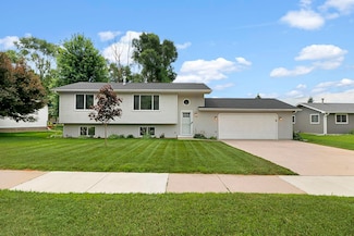 209 W Lafollette St, Pardeeville, WI 53954