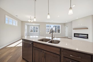8007 Walnut Ln, Hamel, MN 55340