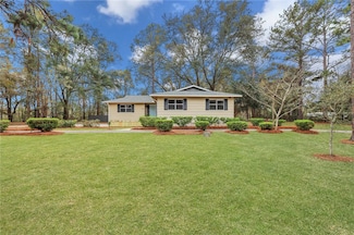 105 N Bay St, Jesup, GA 31545