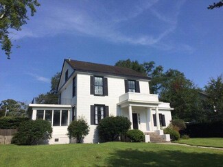 716 N 4th Ave, Laurel, MS 39440