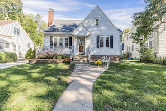 1204 W Healey St, Champaign, IL 61821