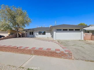 611 611 1/2 E Ovington, Lancaster, CA 93535