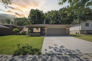 13983 Village Ln, Riverview, MI 48193