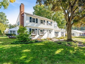 32 Fairmount St, Burlington, VT 05401